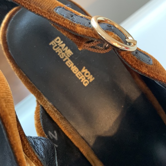 Diane Von Furstenberg heels - size 6.5 - Picture 3 of 6